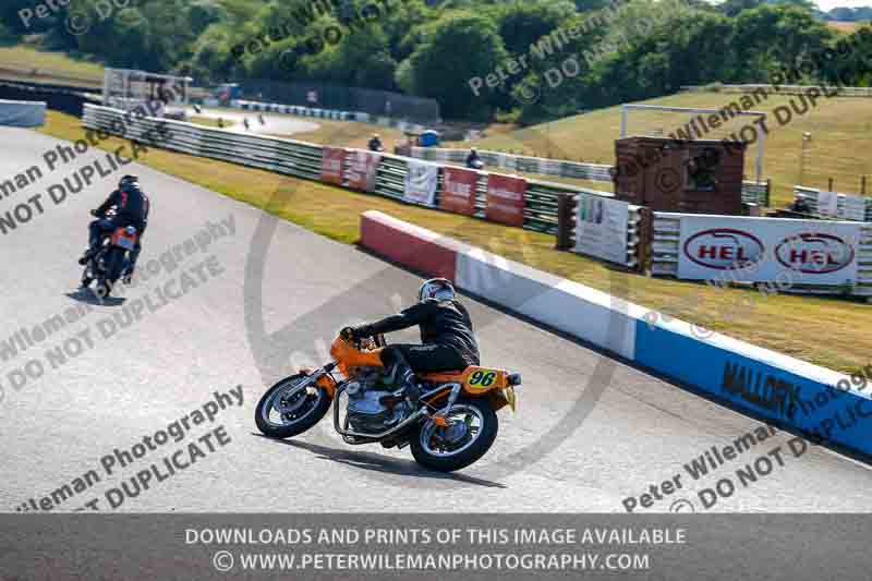 Vintage motorcycle club;eventdigitalimages;mallory park;mallory park trackday photographs;no limits trackdays;peter wileman photography;trackday digital images;trackday photos;vmcc festival 1000 bikes photographs